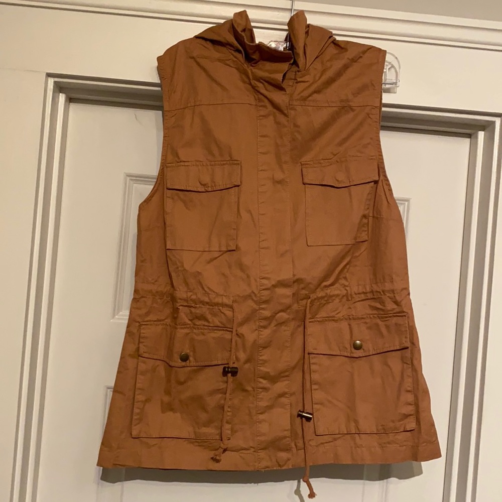 Love tree hooded vest